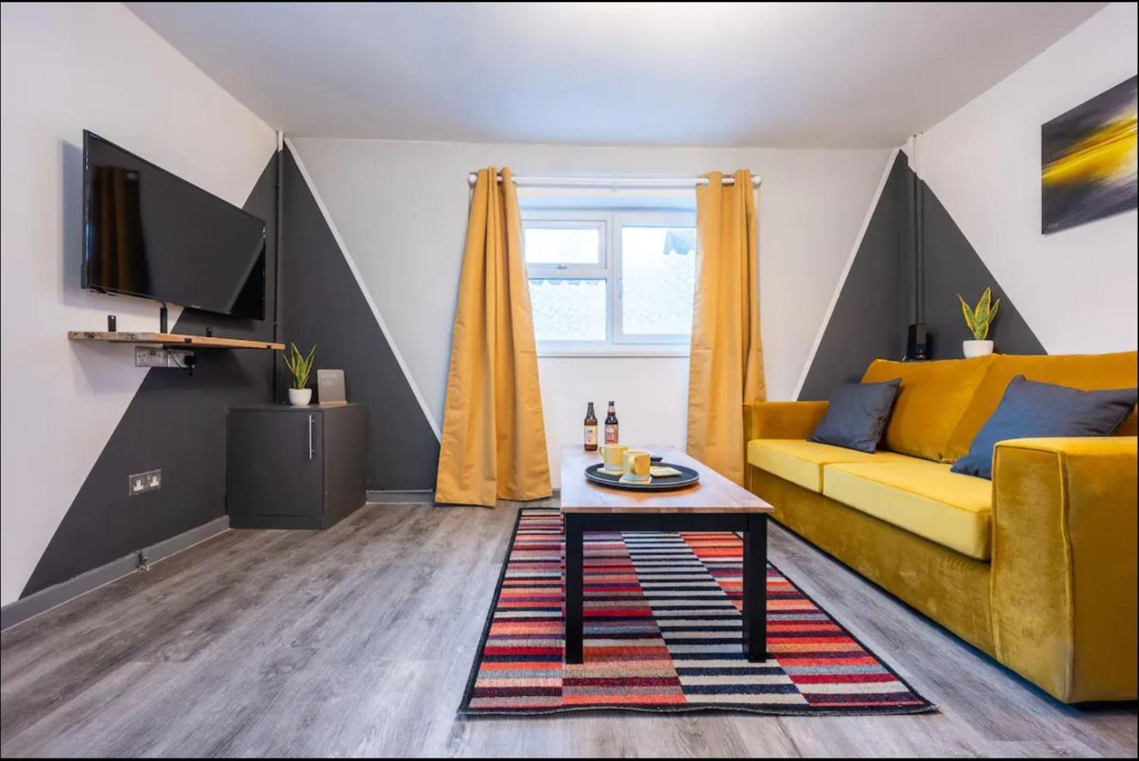 Stunning One Bedroom Apartments Near Shops & Central Cardiff Exterior foto